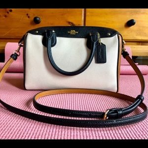 Coach crossbody/tote.  White/Blk/Tan  like new